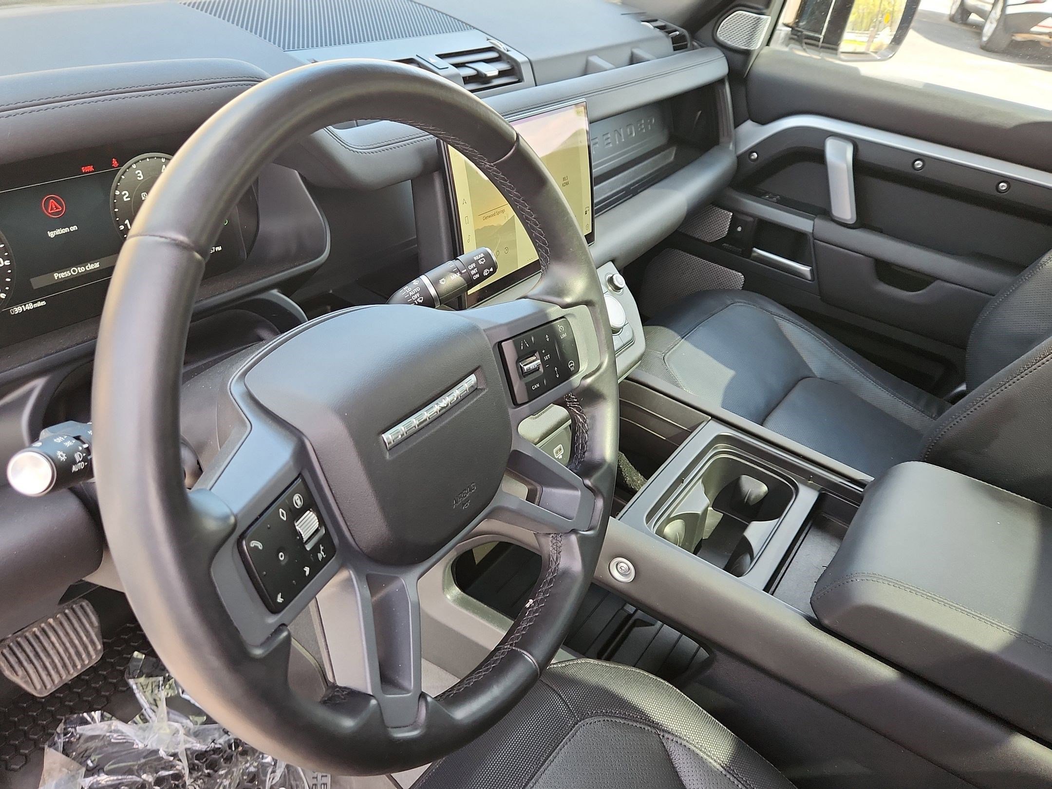 Certified 2024 Land Rover Defender 130 X-Dynamic SE image 4