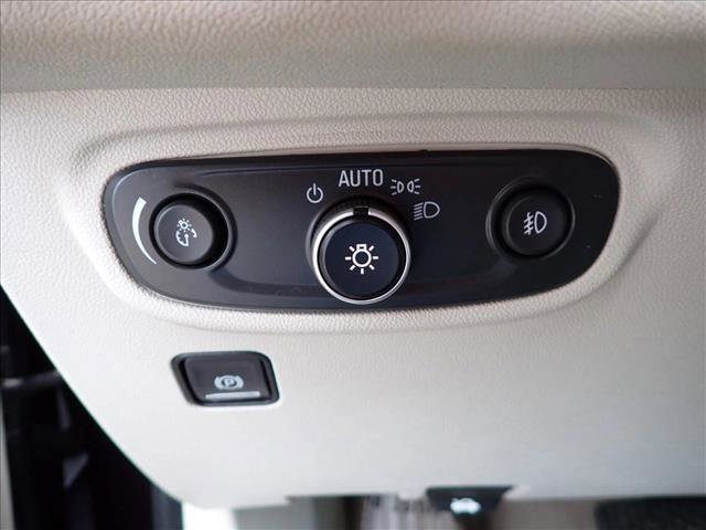 Used 2019 GMC Terrain Denali w/ Advanced Safety Package FWD image 17
