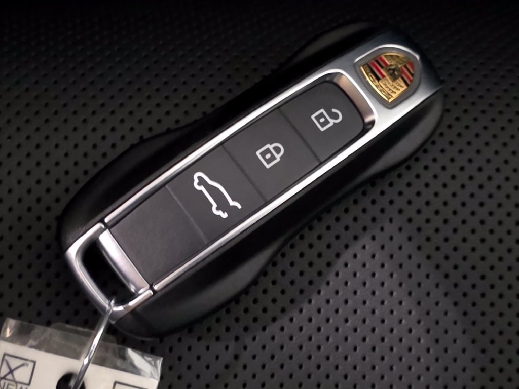 New 2026 Porsche Cayenne Coupe AWD/4WD image 42