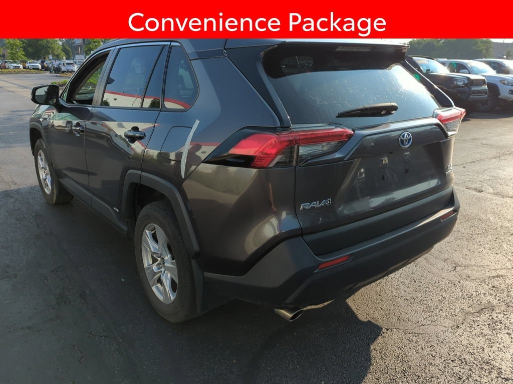 Used 2020 Toyota RAV4 XLE w/ Convenience Package AWD/4WD image 4