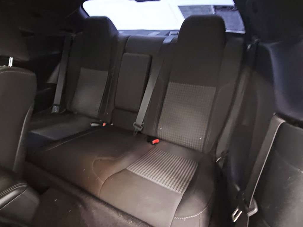 Used 2015 Dodge Challenger SXT image 26