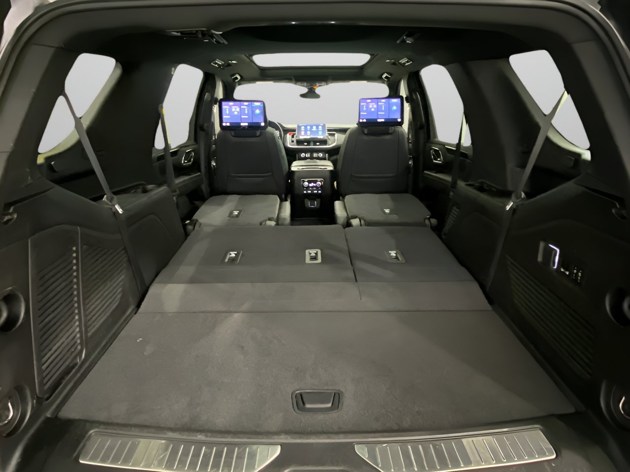 Used 2021 GMC Yukon AT4 w/ AT4 Premium Plus Package image 29