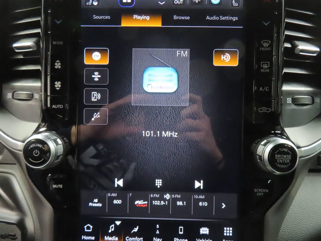 Used 2024 RAM 2500 Big Horn w/ Night Edition AWD/4WD image 16