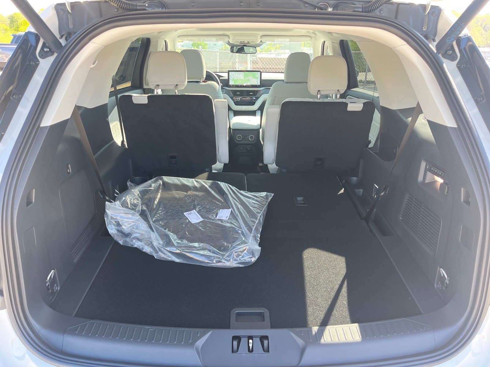 New 2026 Ford Explorer Platinum w/ LUX Leather Package AWD/4WD image 19