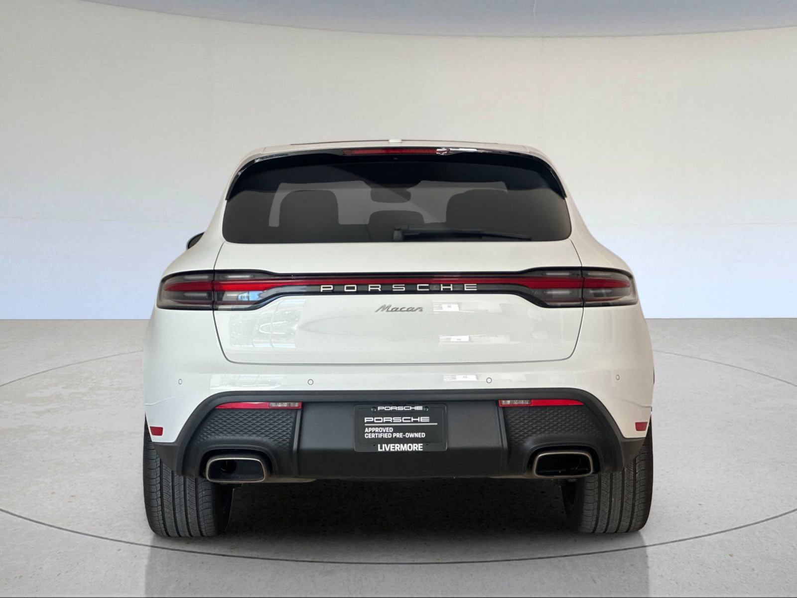 Certified 2023 Porsche Macan AWD/4WD image 7