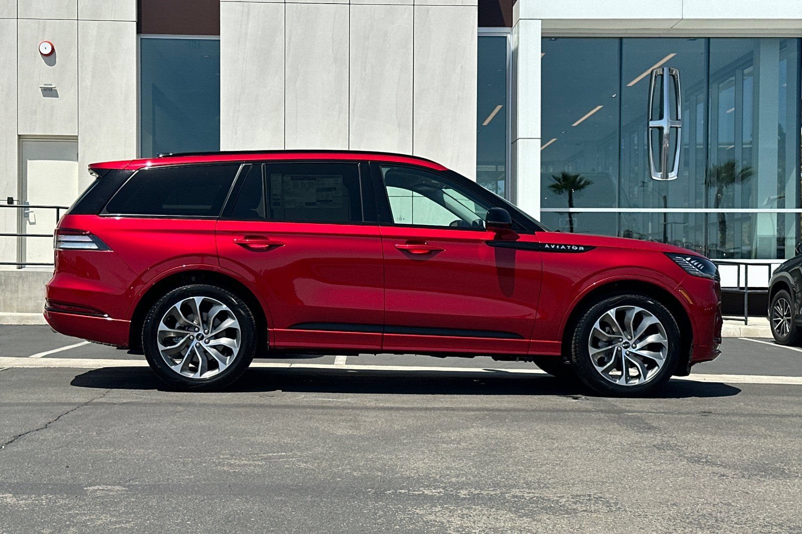 New 2026 Lincoln Aviator 2WD w/ Jet Appearance Package image 2