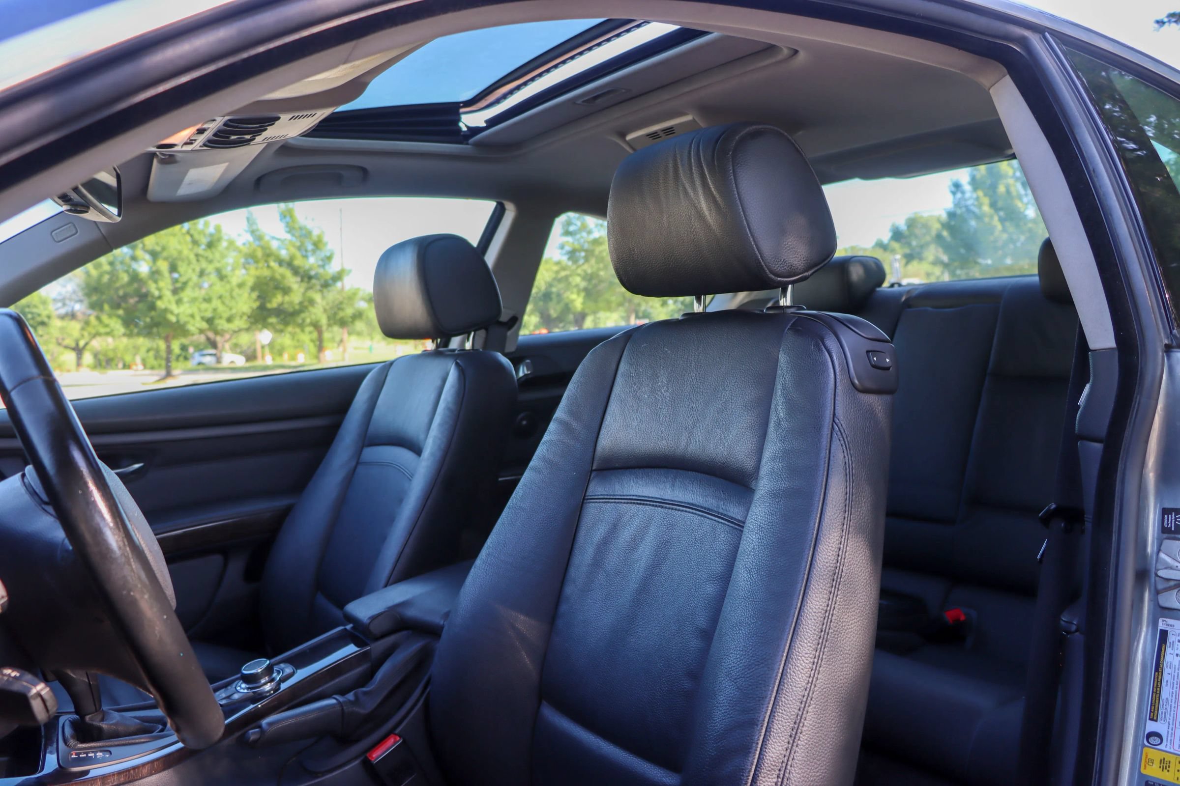 Used 2011 BMW 335i Coupe w/ Premium Pkg RWD image 13