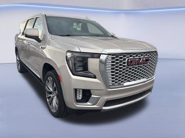 Used 2021 GMC Yukon XL Denali w/ Denali Premium Package image 4