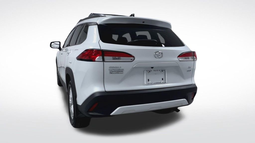 Certified 2025 Toyota Corolla Cross LE w/ Moonroof Package AWD/4WD image 23