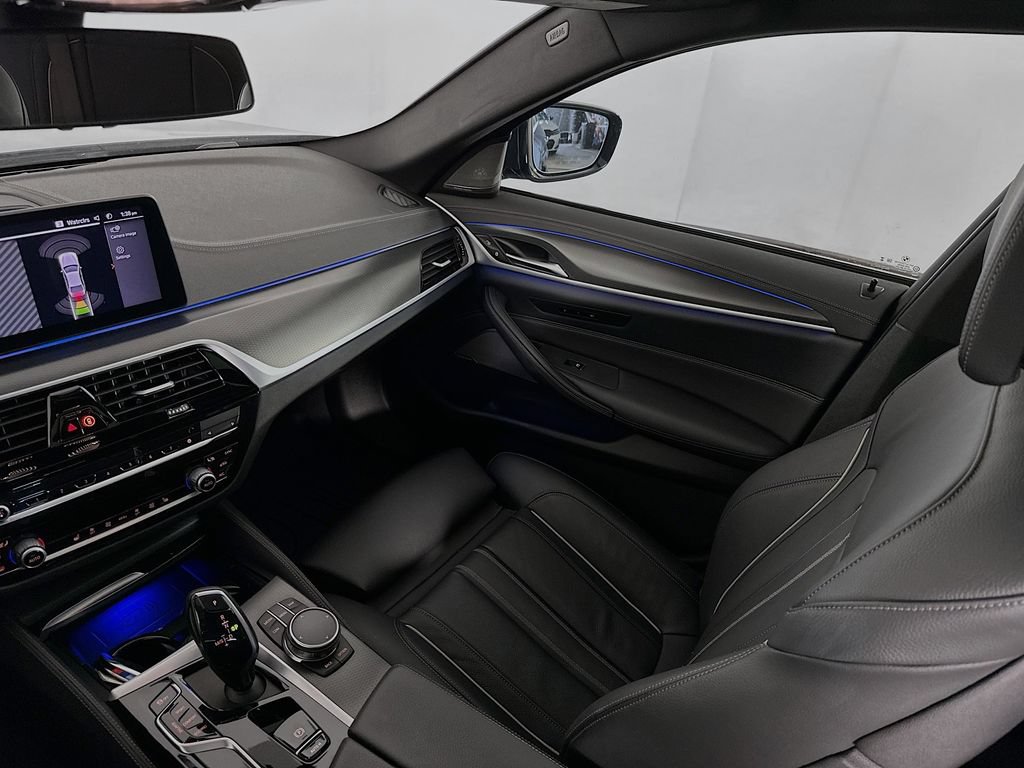 Used 2023 BMW M550i xDrive w/ Shadowloine Package AWD/4WD image 32