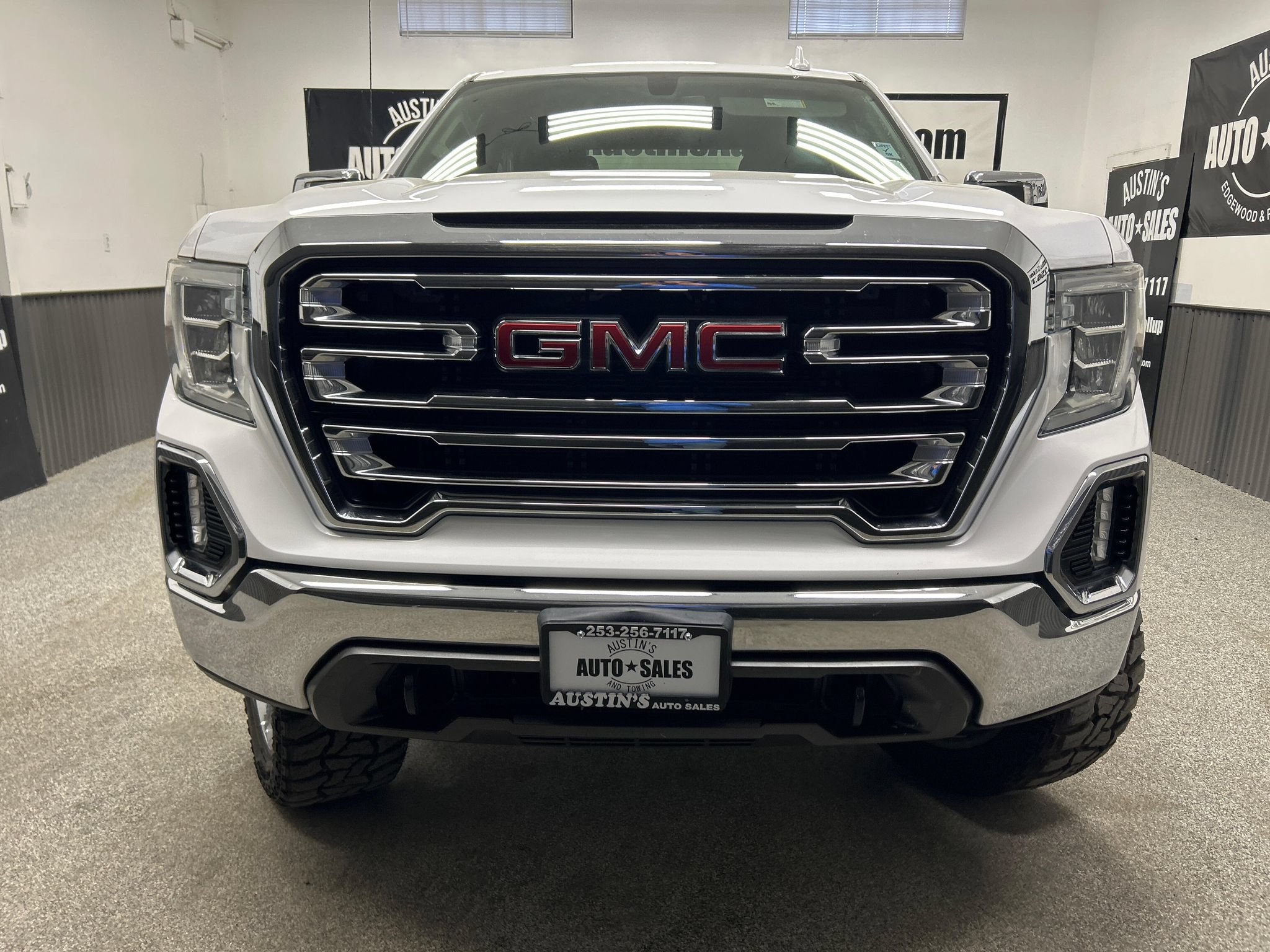 Used 2019 GMC Sierra 1500 SLT w/ Max Trailering Package AWD/4WD image 2