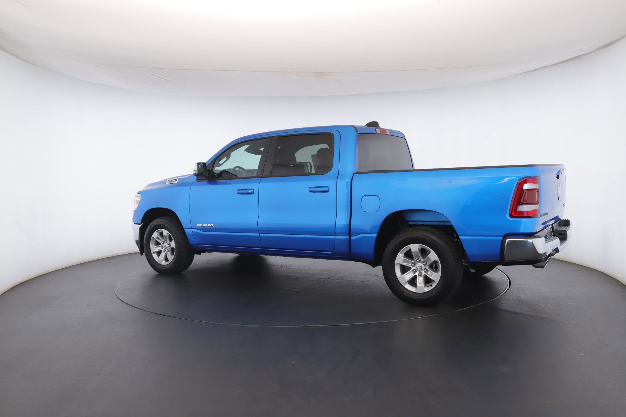 Used 2024 RAM 1500 Laramie AWD/4WD image 22