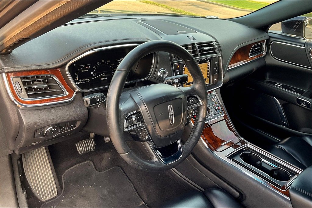 Used 2019 Lincoln Continental Premiere image 13