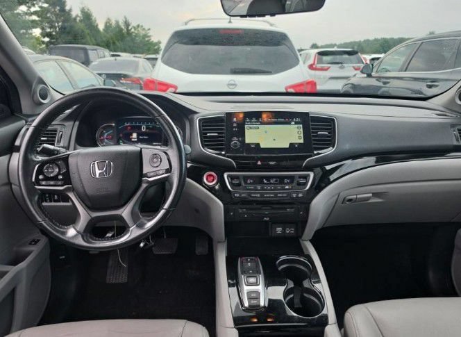 Used 2022 Honda Pilot Touring image 2