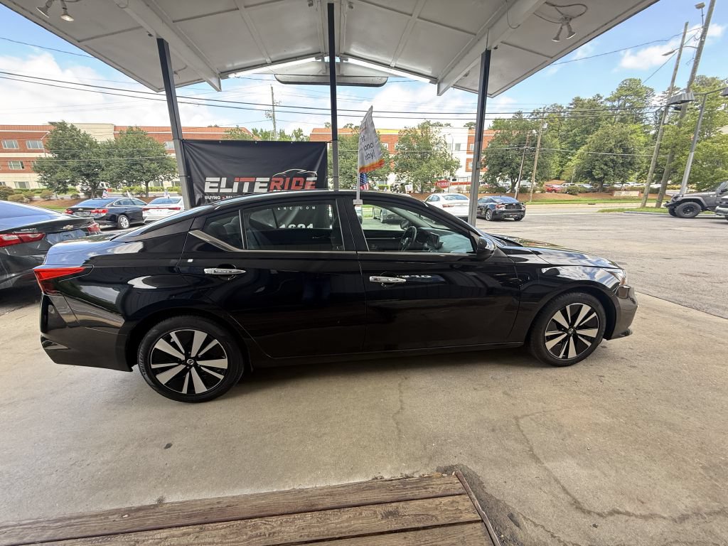 Used 2021 Nissan Altima 2.5 SV FWD image 4
