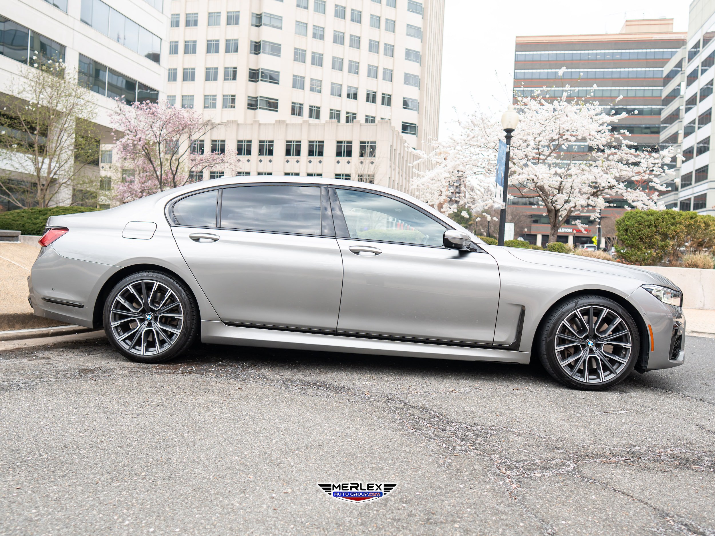 Used 2021 BMW 750i xDrive w/ M Sport Package AWD/4WD image 8