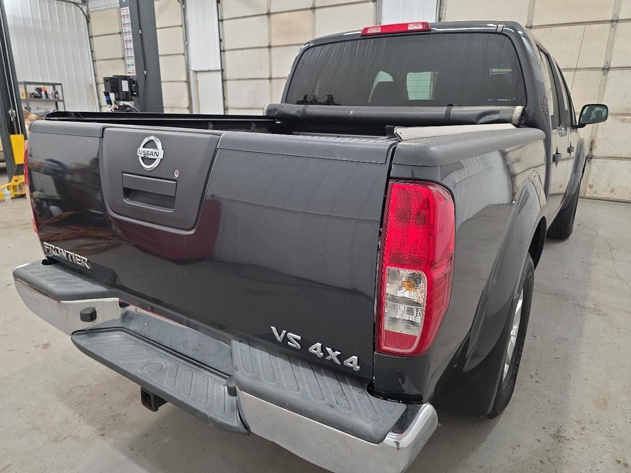 Used 2012 Nissan Frontier SV w/ SV Premium Utility Pkg AWD/4WD image 12
