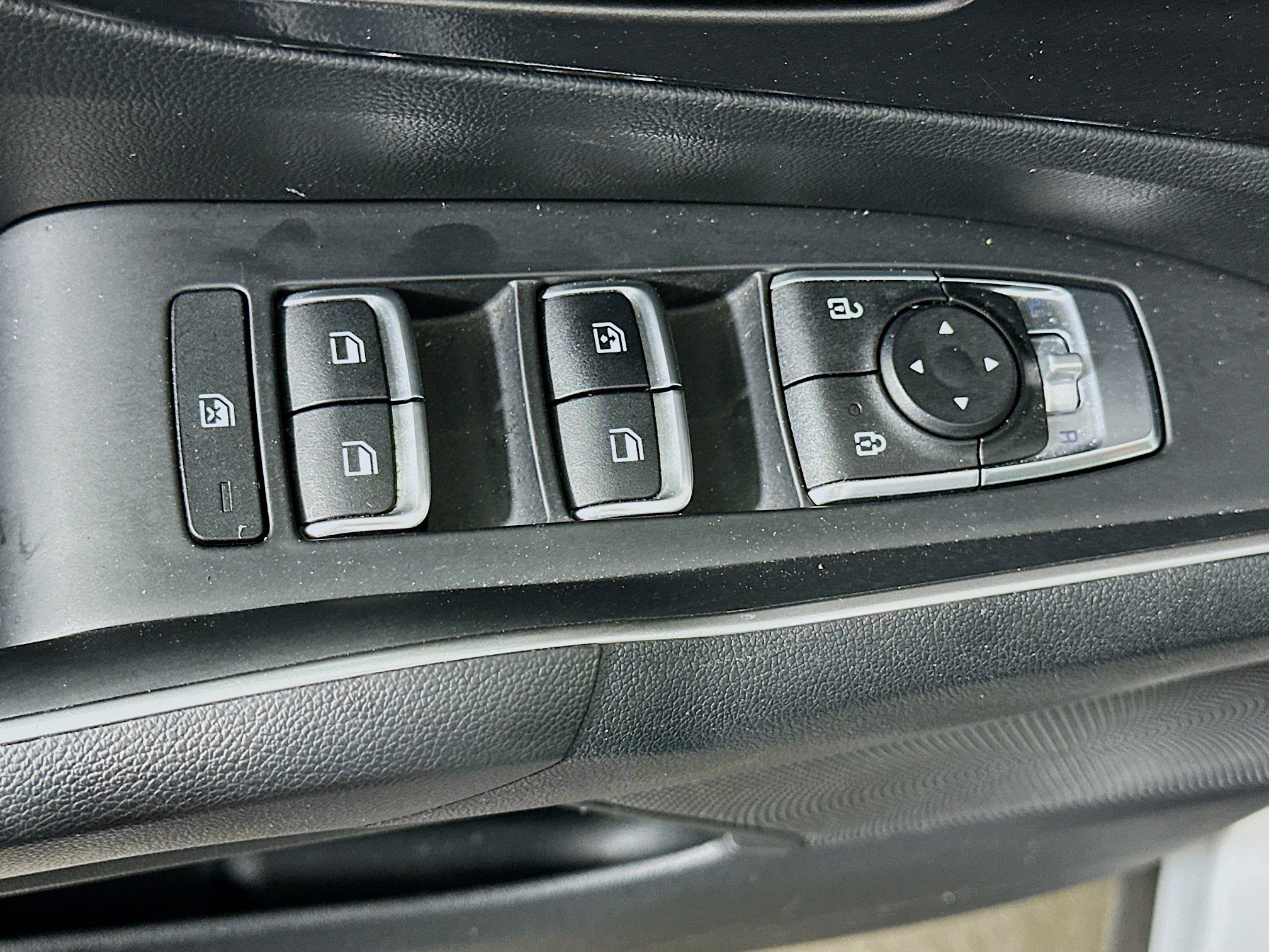 Used 2022 Kia Sorento LX FWD image 15