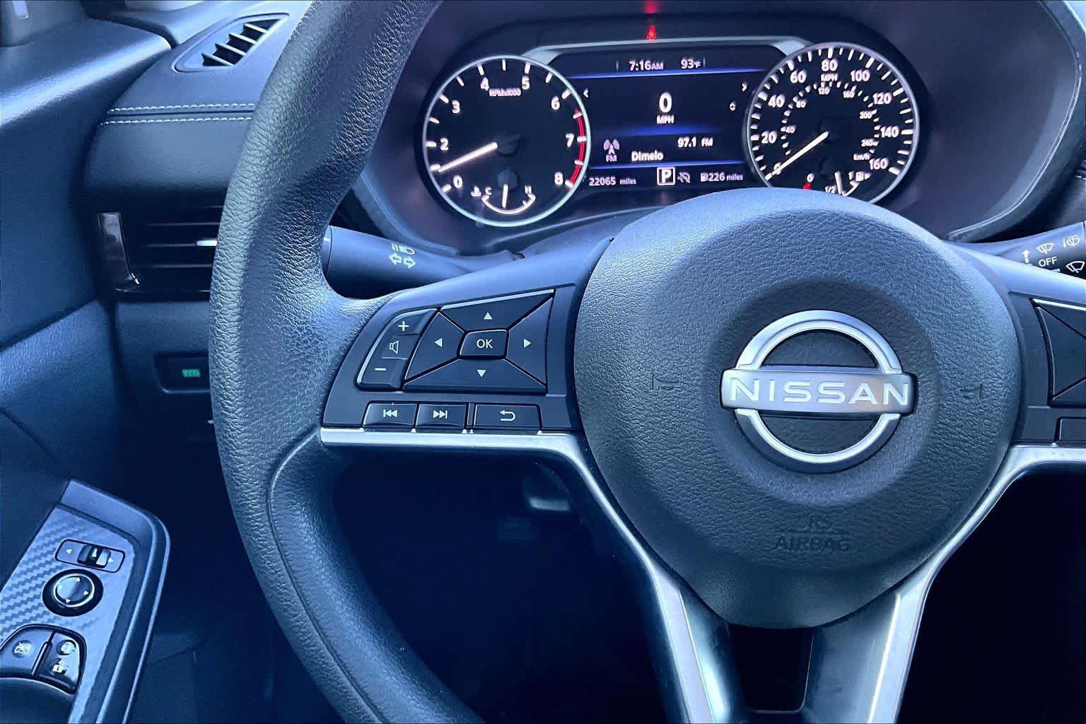 Used 2024 Nissan Sentra SV FWD image 23