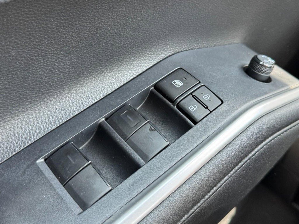 Used 2023 Toyota Highlander image 22