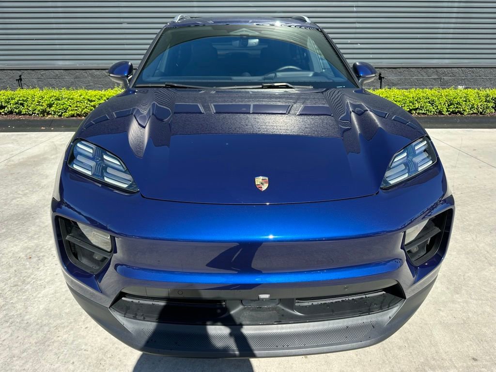 Used 2024 Porsche Macan 4 Electric AWD/4WD image 8