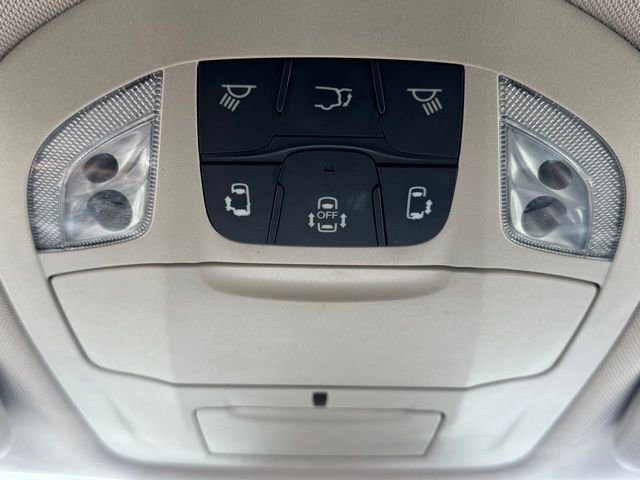 Used 2022 Chrysler Pacifica Touring-L image 21