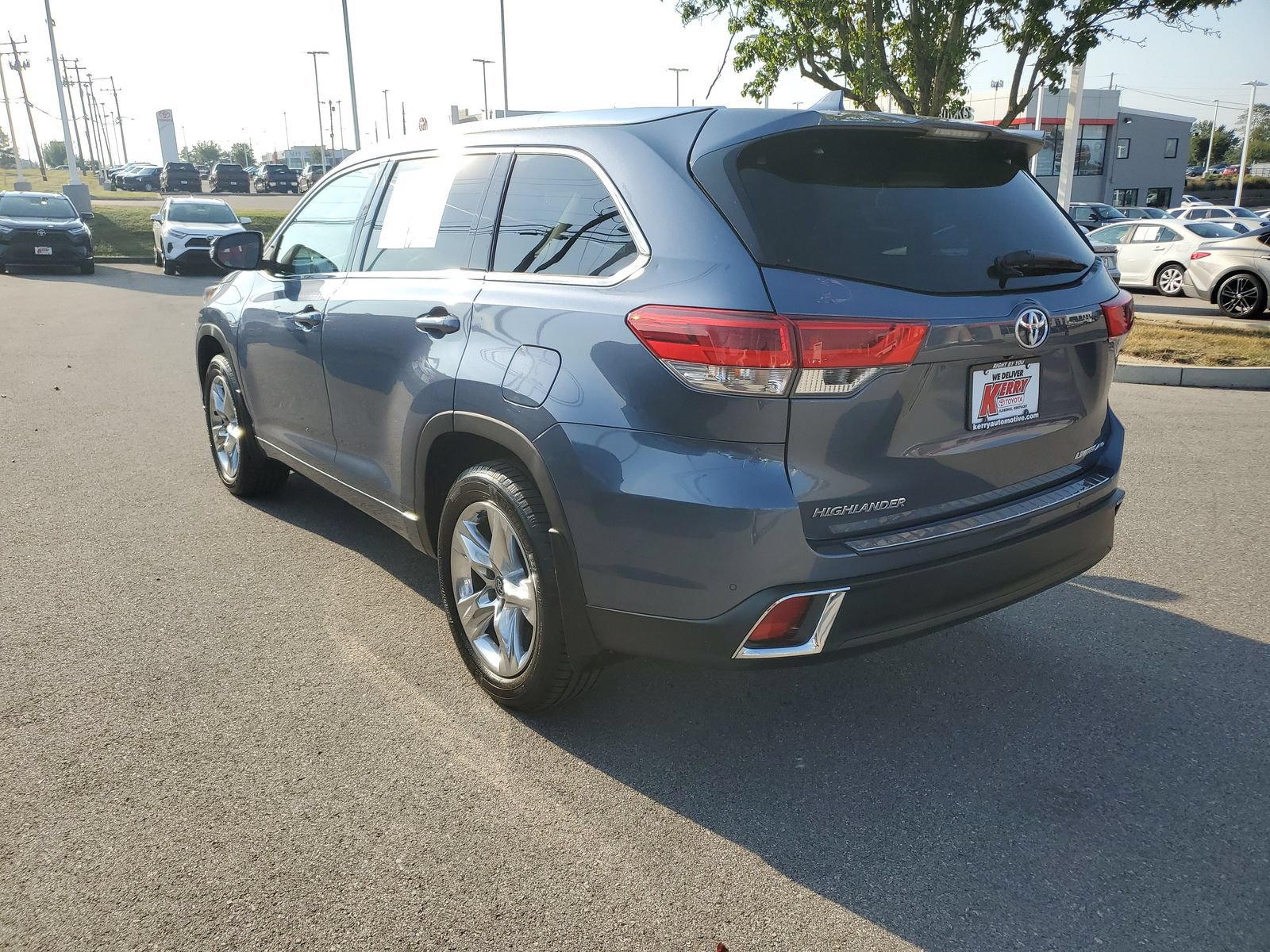 Certified 2018 Toyota Highlander Limited AWD/4WD image 3