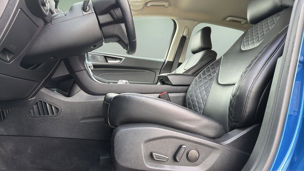 Used 2023 Ford Edge Titanium AWD/4WD image 23