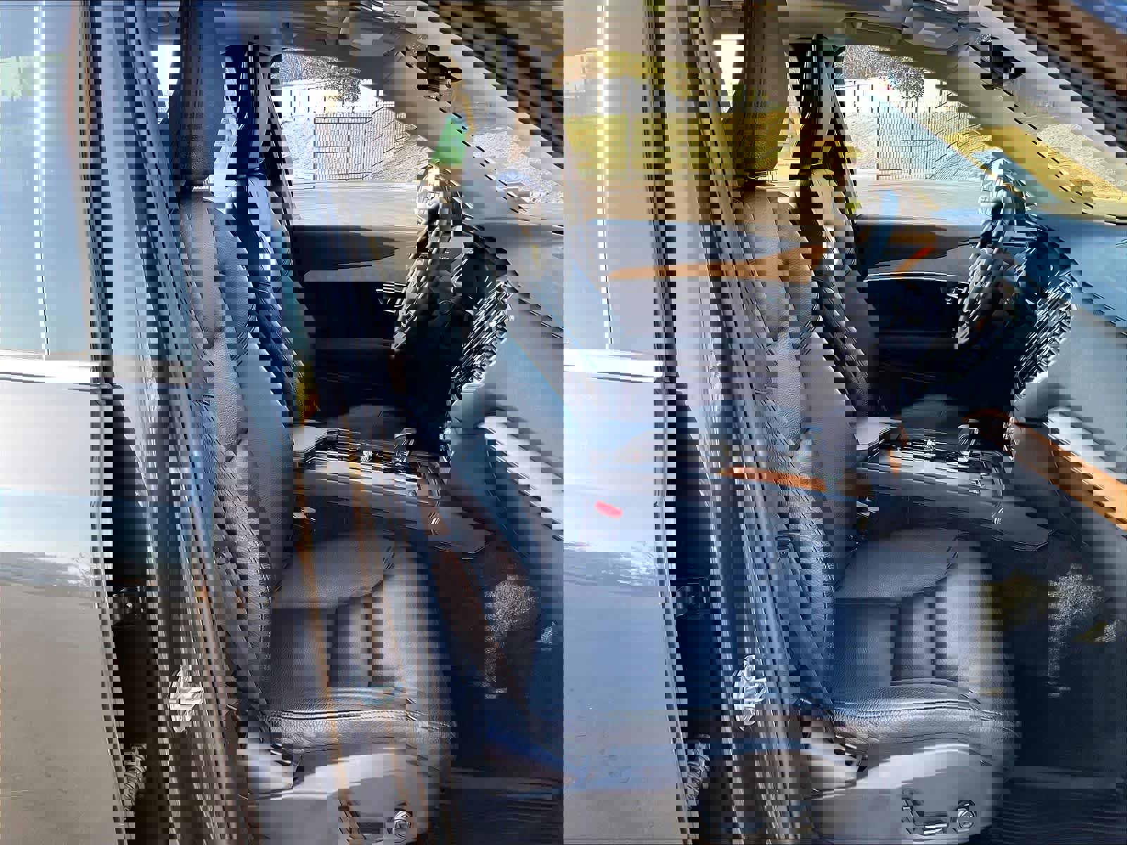 Used 2023 Volvo XC90 B6 Plus w/ Protection Package Premier image 10