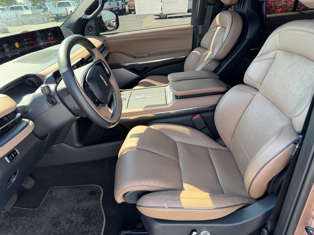 Used 2025 Lincoln Navigator L Black Label AWD/4WD image 10