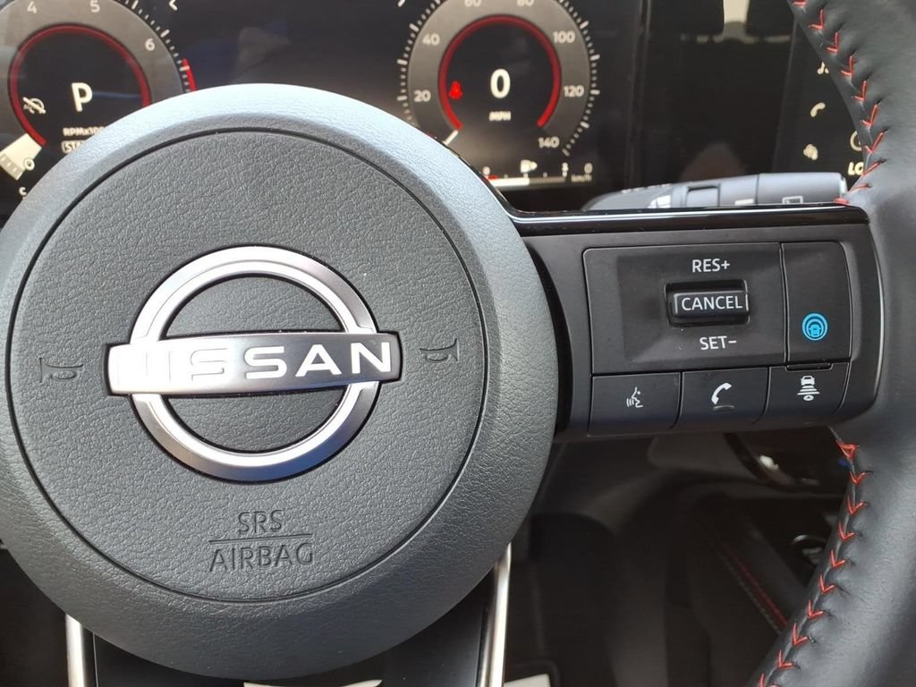 Used 2025 Nissan Kicks SR FWD image 19