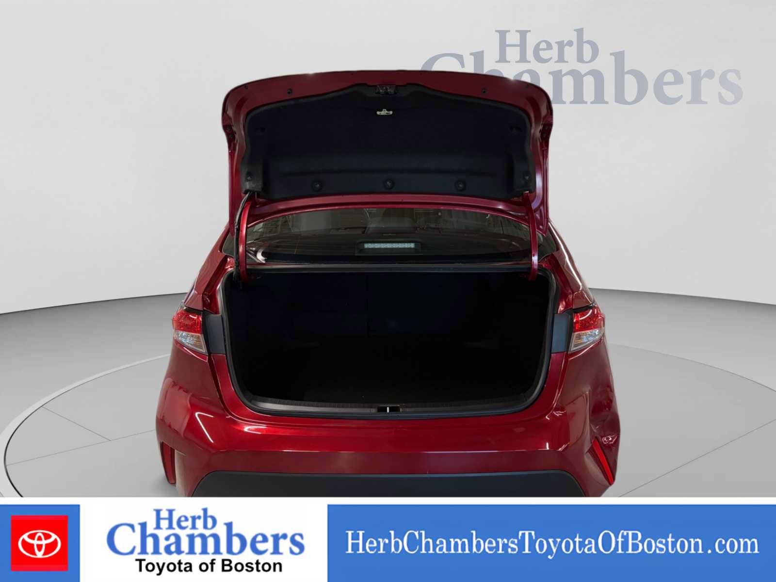 Used 2024 Toyota Corolla LE FWD image 4