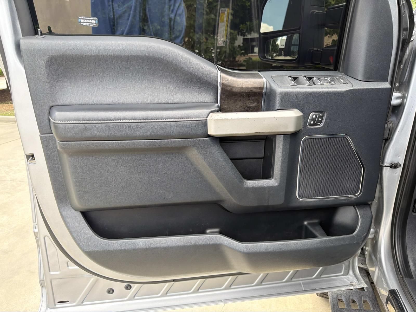 Used 2022 Ford F250 Lariat w/ Tremor Off-Road Package AWD/4WD image 18