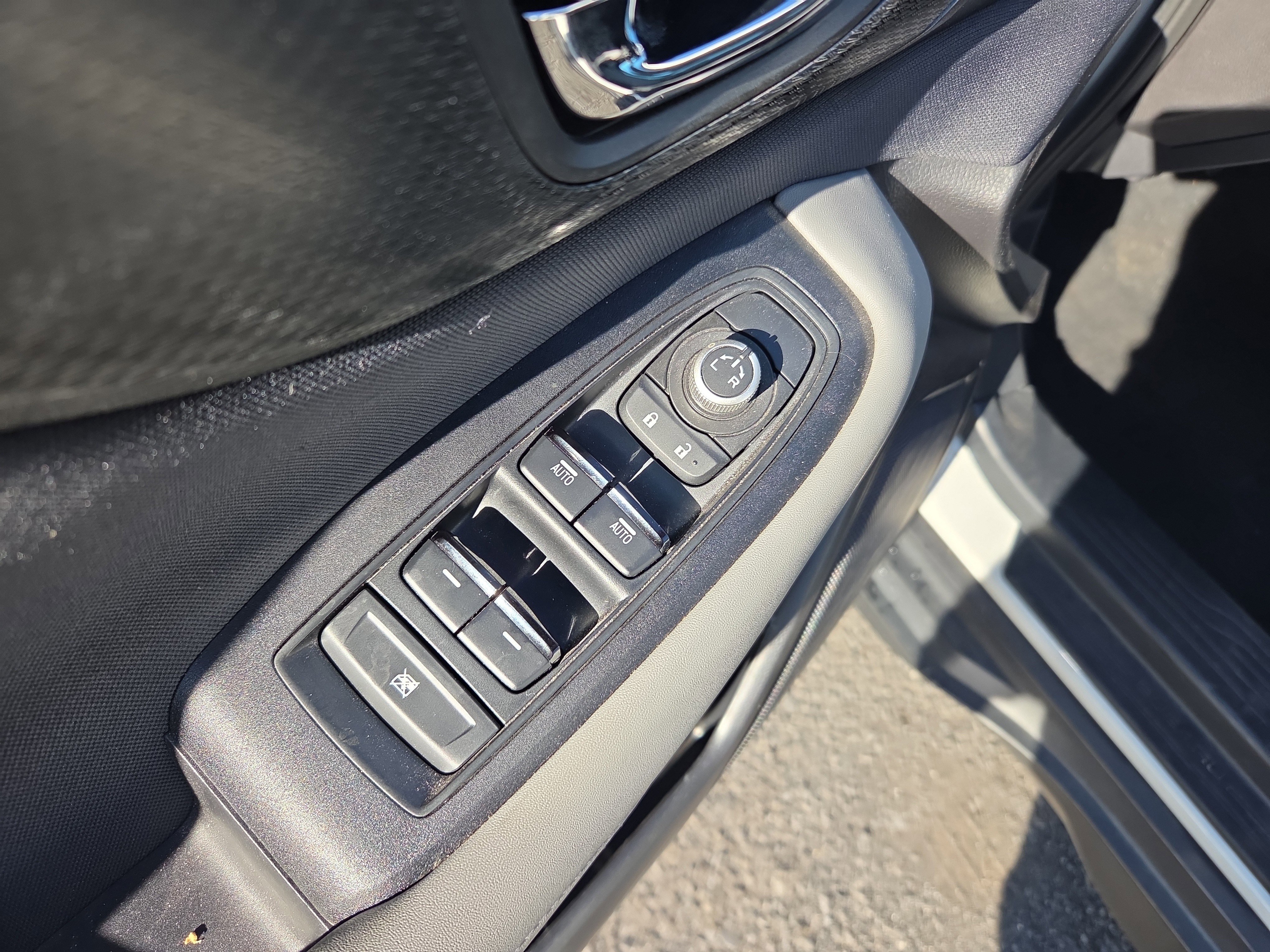 Used 2023 Subaru Outback Premium image 16