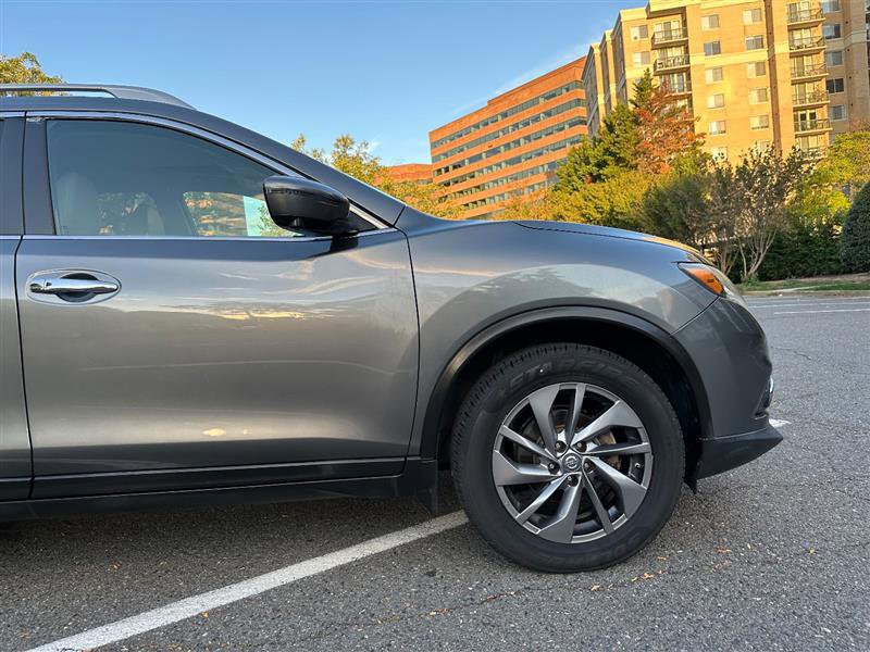 Used 2016 Nissan Rogue SL w/ SL Premium Package image 3