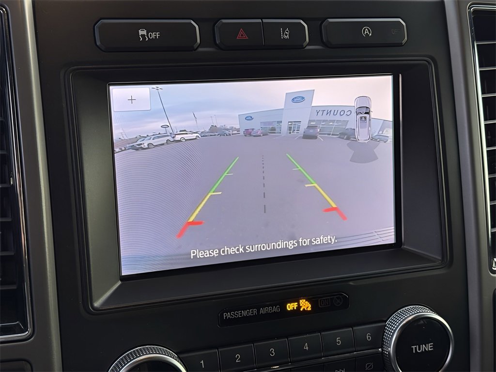 Used 2020 Ford Expedition XLT image 14