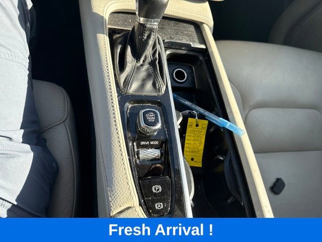 Used 2020 Volvo XC90 T6 Momentum AWD/4WD image 9