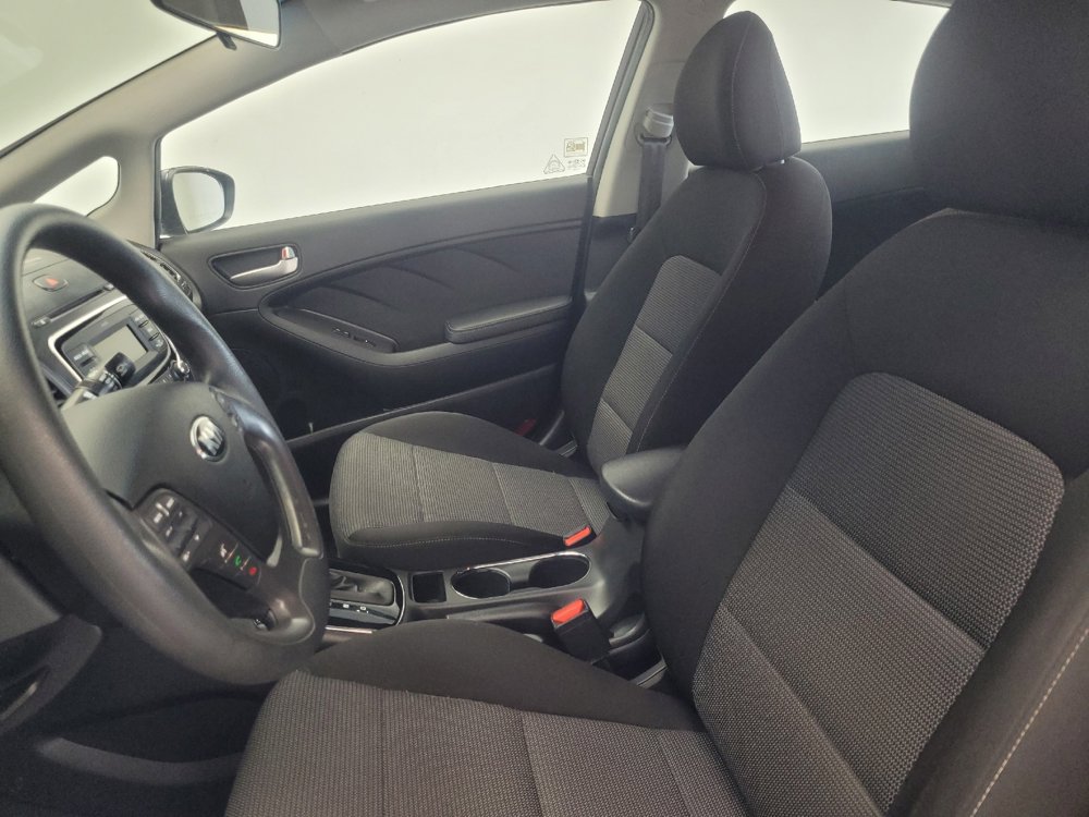 Used 2018 Kia Forte LX image 17