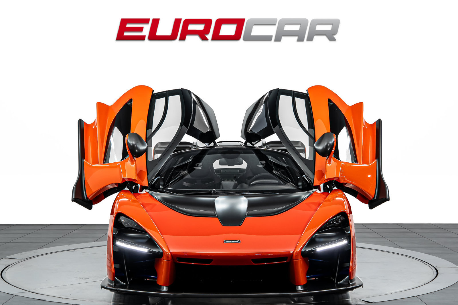 Used 2019 McLaren Senna RWD image 9