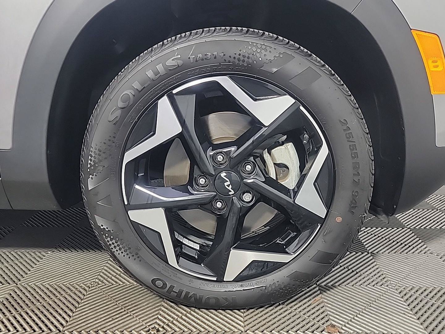 Certified 2024 Kia Seltos EX AWD/4WD image 4