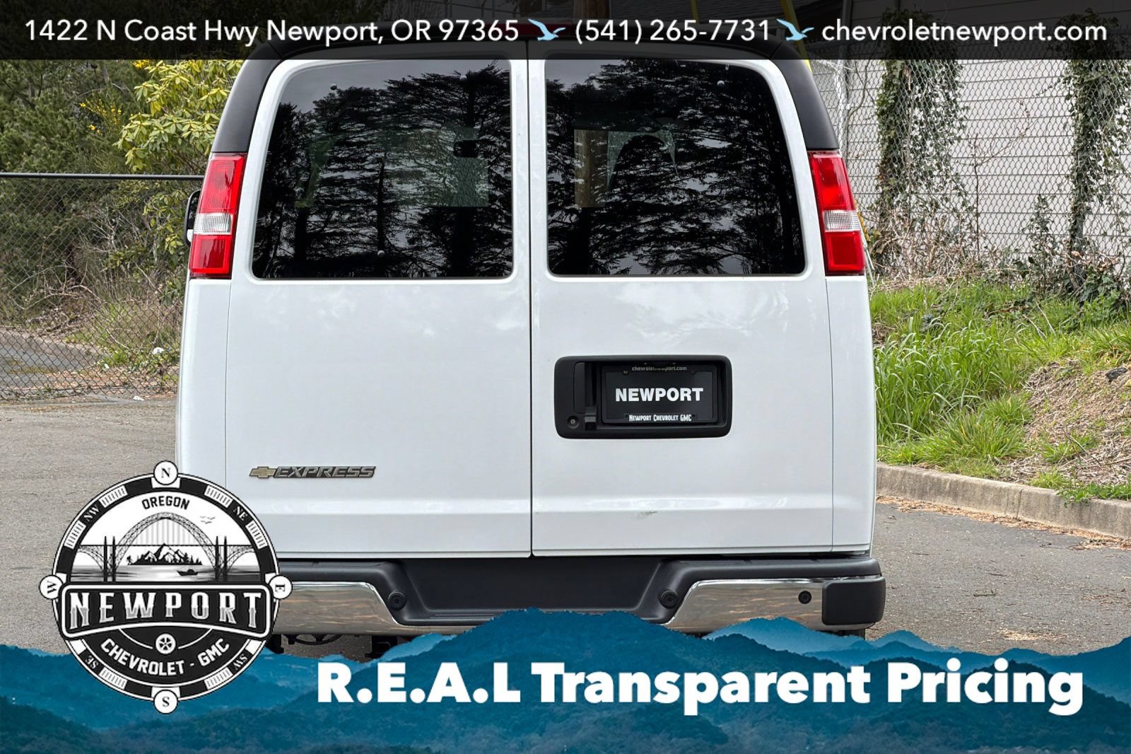 Used 2024 Chevrolet Express 3500 LT w/ LT Preferred Equipment Group RWD image 5