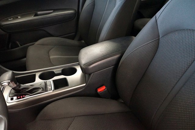 Used 2020 Kia Optima LX image 25