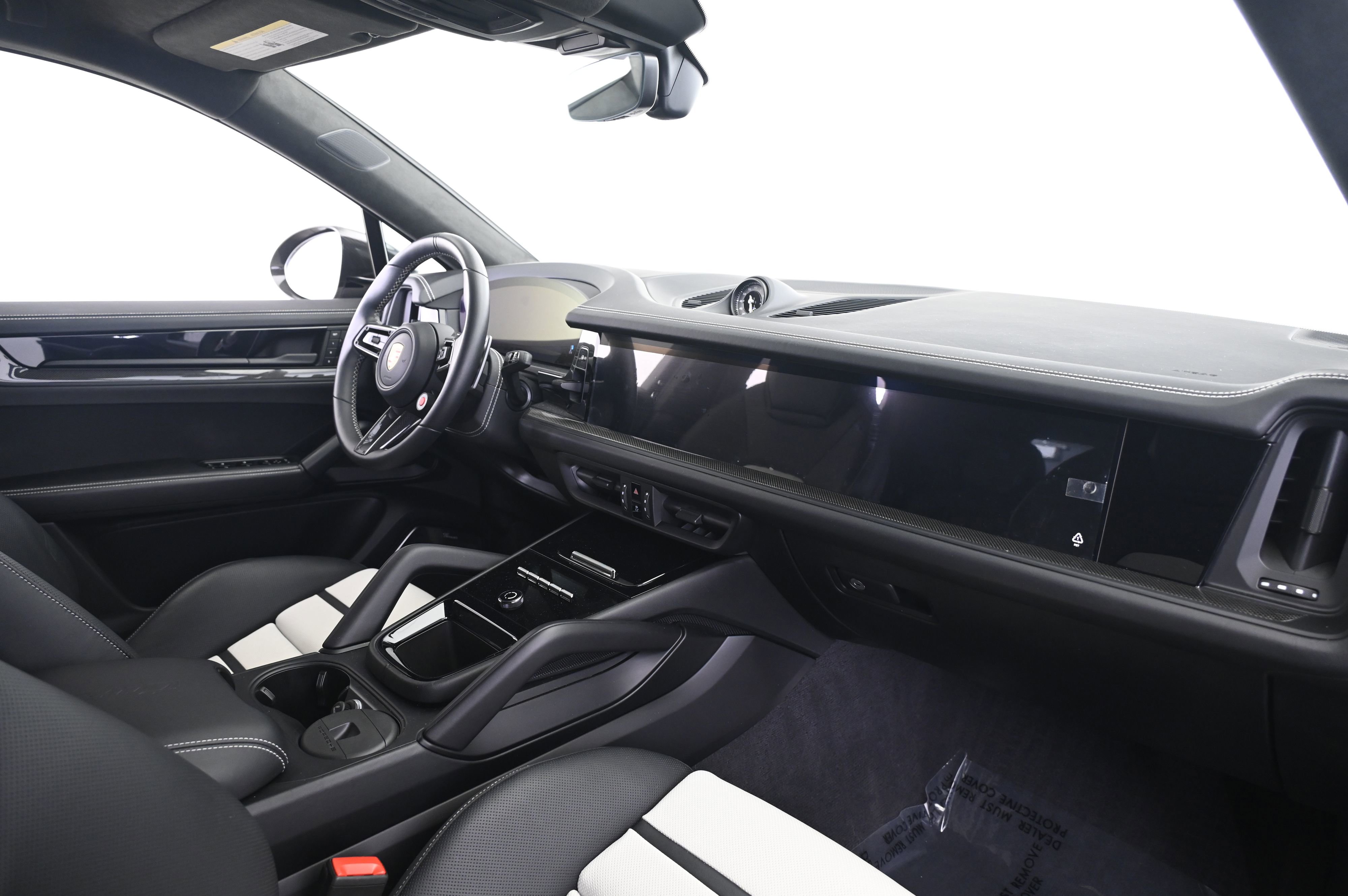 Certified 2025 Porsche Cayenne Turbo GT AWD/4WD image 22