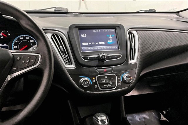 Used 2018 Chevrolet Malibu LS image 9