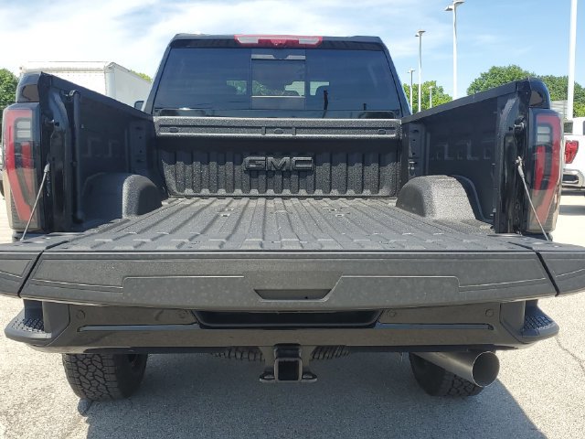 New 2026 GMC Sierra 2500 AT4 w/ AT4 Premium Plus Package AWD/4WD image 9