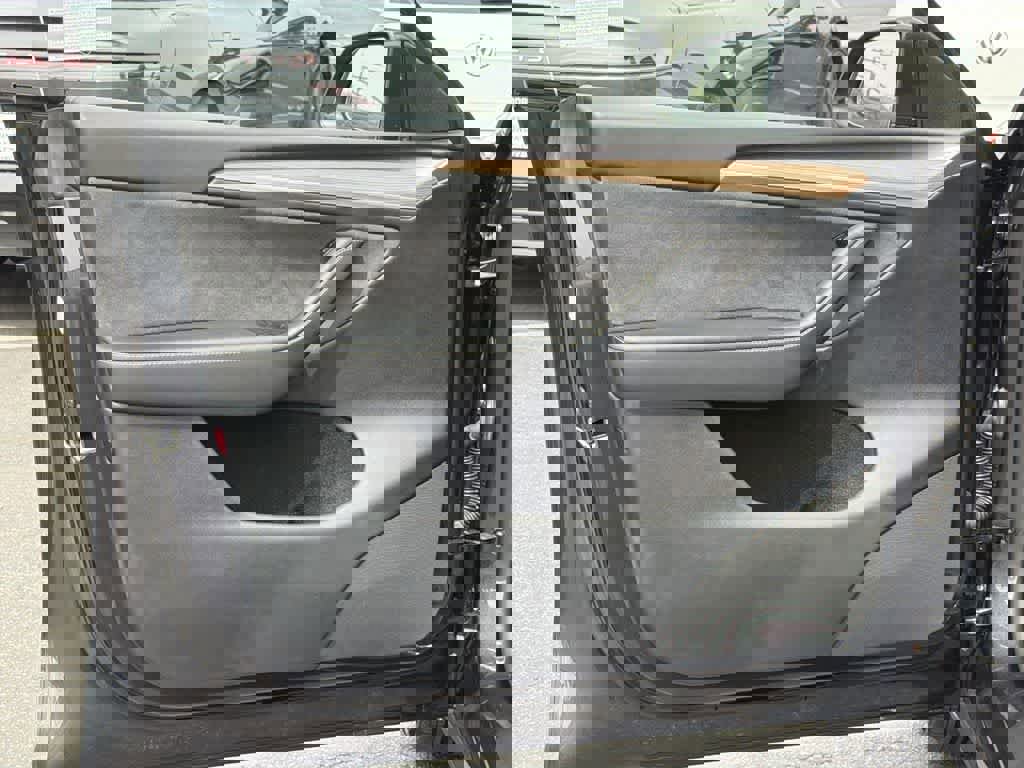 Used 2024 Tesla Model Y Long Range AWD/4WD image 24