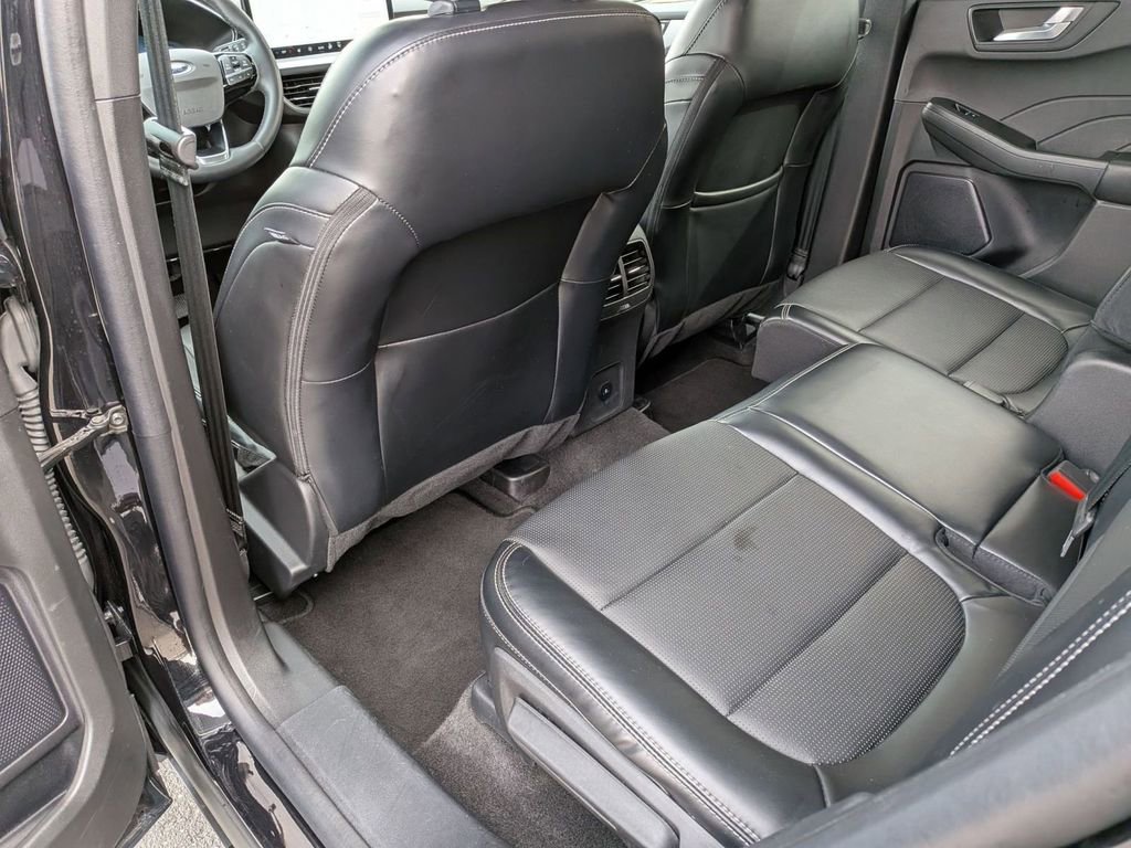 Used 2024 Ford Escape Platinum AWD/4WD image 25