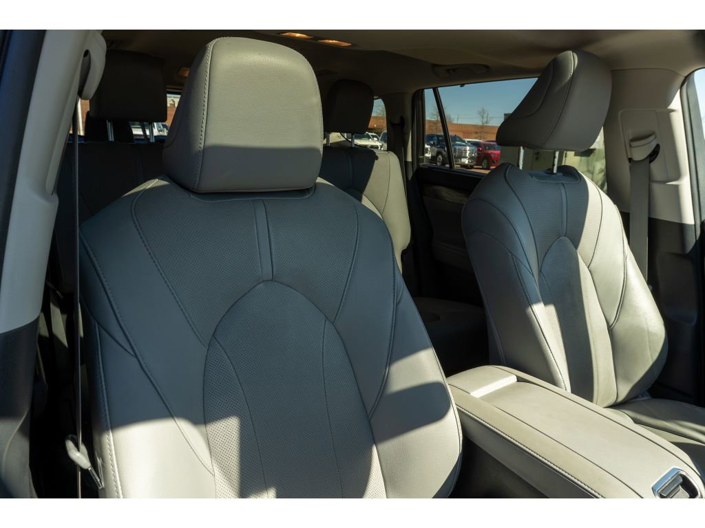 Used 2020 Toyota Highlander Limited image 20