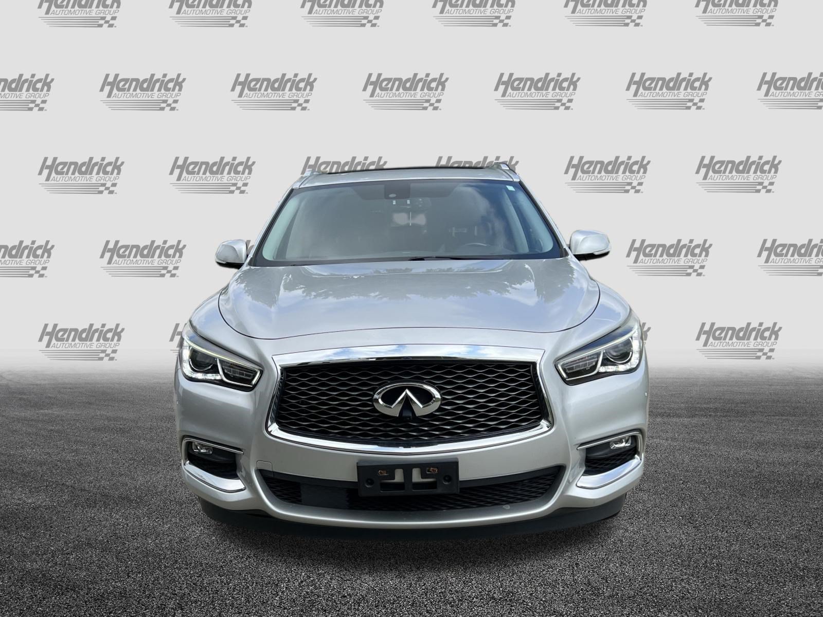Used 2017 INFINITI QX60 Luxe w/ Premium Plus Package AWD/4WD image 3