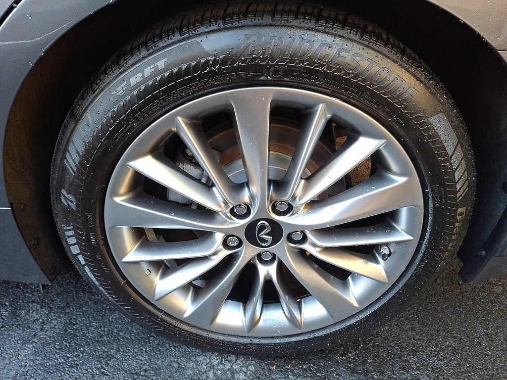 Used 2022 INFINITI Q50 Luxe w/ Cargo Package AWD/4WD image 6